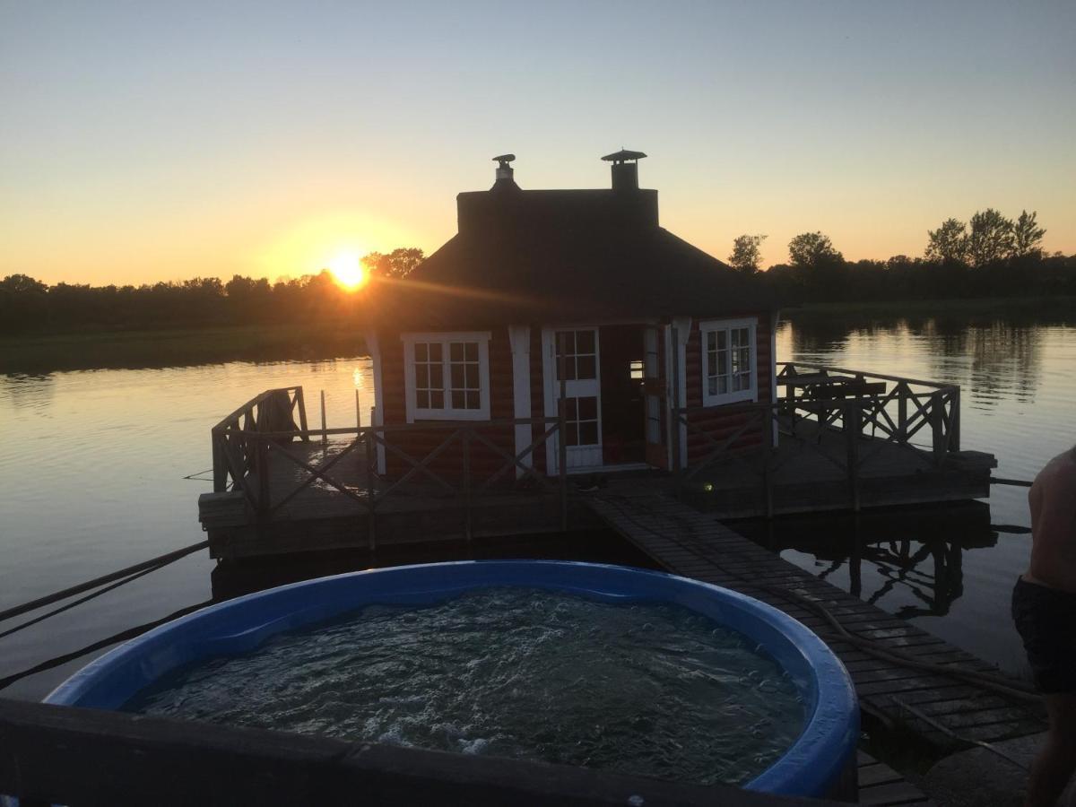 Svalsjoens Oeland Ferienhaus
